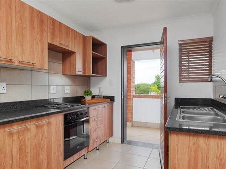 2 Bedroom Apartment in Die Hoewes