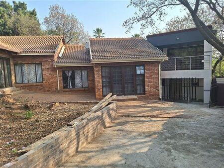4 Bedroom Duplex in Lyttelton Manor