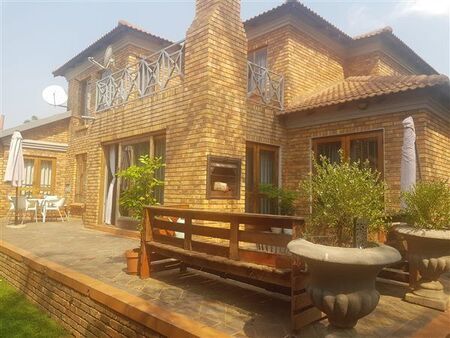 3 Bedroom House in Eldoraigne