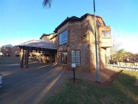 4 Bedroom House in Raslouw