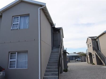 2 Bedroom Townhouse in Newton Park