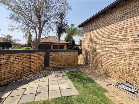 3 Bedroom Townhouse in Honeydew Ridge