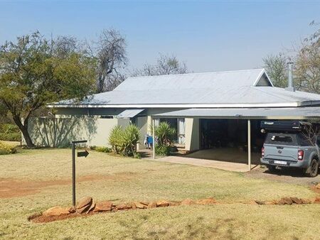 3 Bedroom House in Honingklip Ah