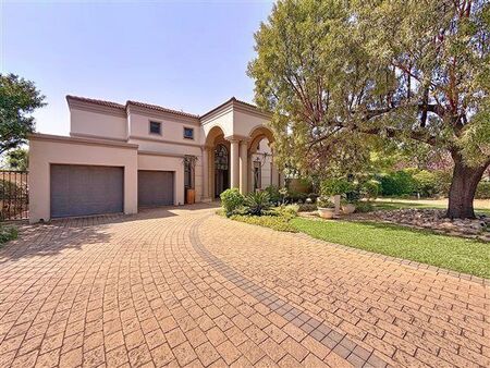 4 Bedroom House in Silver Lakes Golf Estate