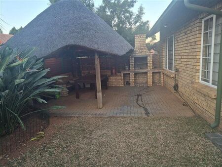 2 Bedroom Townhouse in Die Wilgers