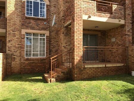 2 Bedroom House in Mooikloof Ridge