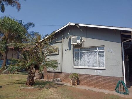 4 Bedroom House in Claremont