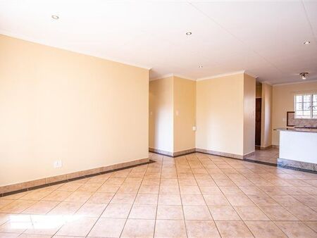 3 Bedroom Townhouse in Mooikloof Ridge