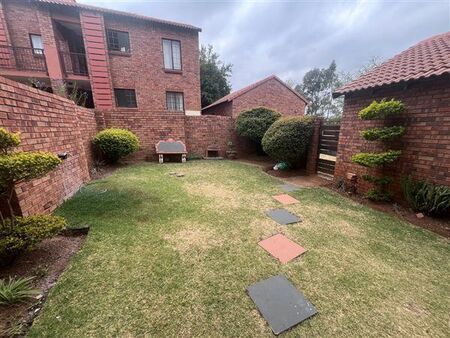 2 Bedroom Apartment in Mooikloof Ridge
