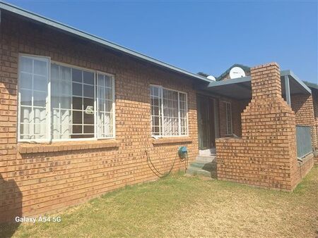 2 Bedroom Simplex in Die Wilgers