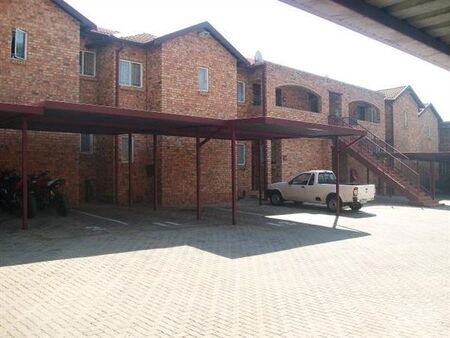 2 Bedroom Simplex in Newlands