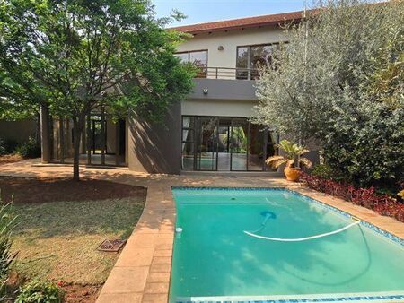 4 Bedroom House in Waterkloof Ridge