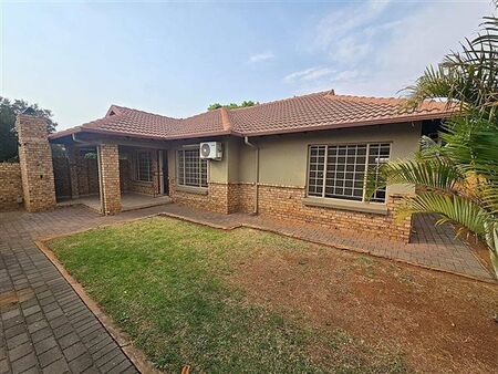 3 Bedroom Townhouse in Sinoville