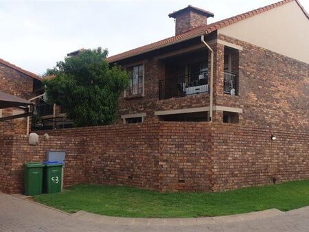 2 Bedroom Cluster in Magalieskruin