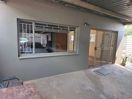 1 Bedroom Apartment in Rietfontein