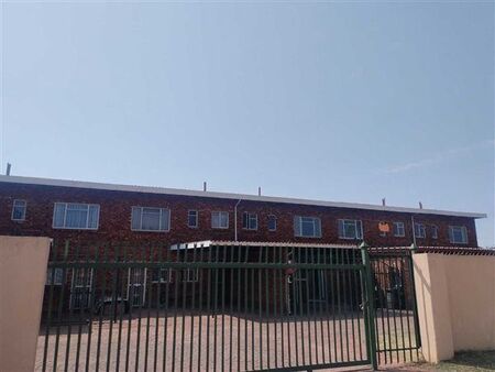 3 Bedroom Townhouse in Jan Niemand Park