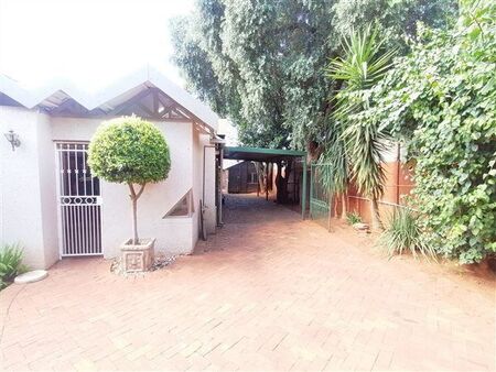 4 Bedroom House in Wonderboom South