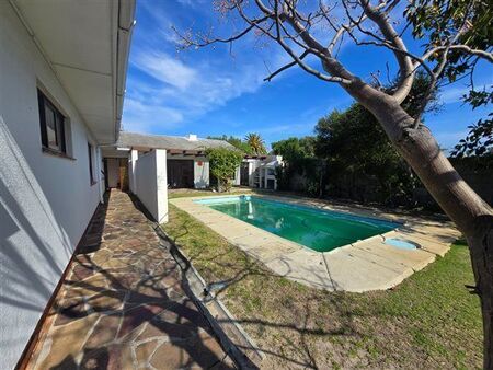 1 Bedroom Apartment in Bloubergrant