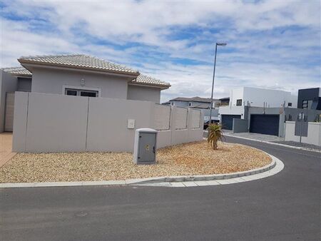 3 Bedroom House in Parklands North