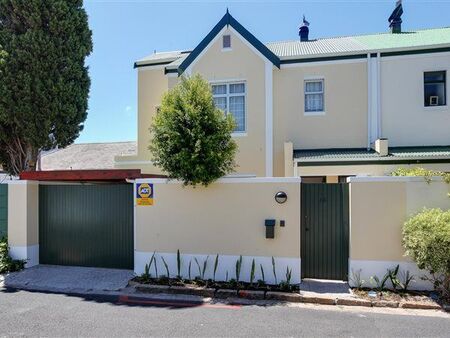 3 Bedroom Townhouse in Claremont