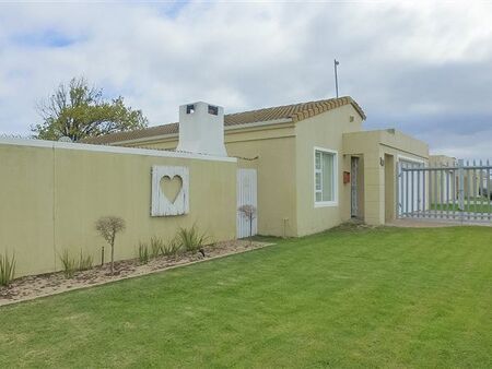 4 Bedroom House in Zonnendal