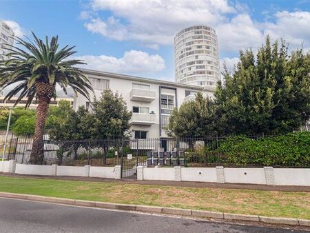 2 Bedroom Apartment in Vredehoek
