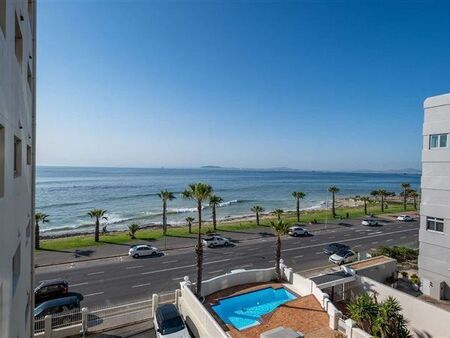 2 Bedroom Apartment in Mouille Point
