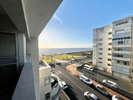 3 Bedroom Flat in Mouille Point
