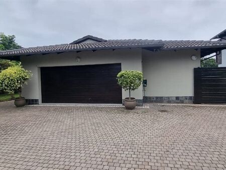 4 Bedroom House in Meerensee