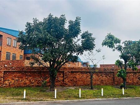 2 Bedroom Apartment in Arboretum