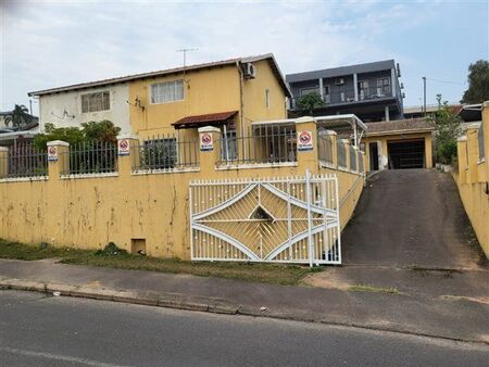 2 Bedroom House in Woodhurst