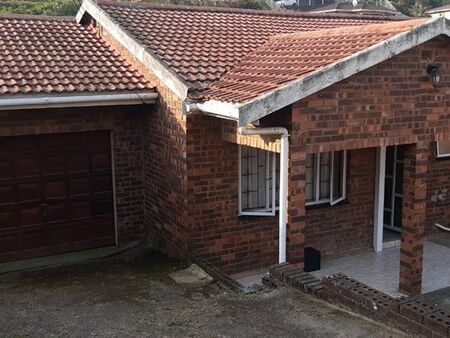 3 Bedroom House in Lovu