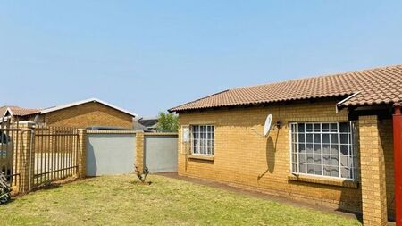 2 Bedroom house to rent in South View, Witbank