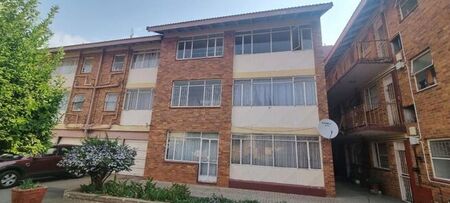 2 Bedroom flat to rent in Adamayview, Klerksdorp