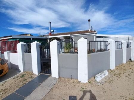 2 Bedroom house to rent in Rocklands, Mitchells Plain