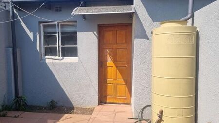 1 Bedroom house to rent in Melville, Johannesburg