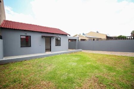 2 Bedroom house to rent in Riverlea, Johannesburg