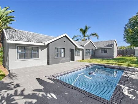 4 Bedroom House in Hurlingham Manor
