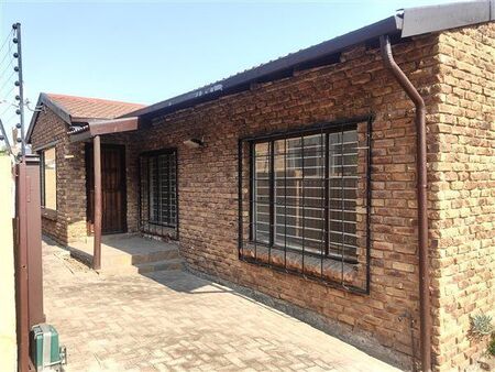 3 Bedroom Cluster in Quellerina
