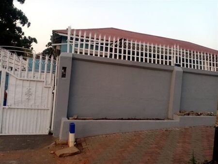 2 Bedroom House in Rosettenville