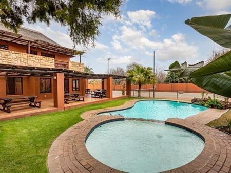 2 Bedroom Apartment in Sunninghill