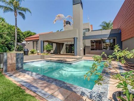 4 Bedroom House in Fourways Gardens