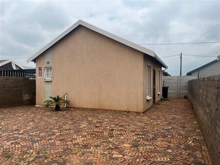 2 Bedroom House in Savanna City