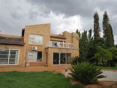 5 Bedroom House in Pomona