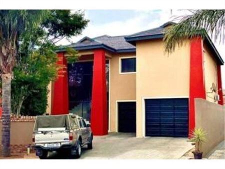 5 Bedroom House in Glen Eagles Estate