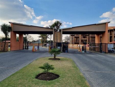 2 Bedroom Townhouse in Comet