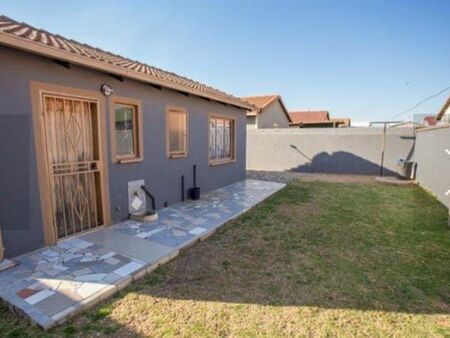 2 Bedroom House in Windmill Park
