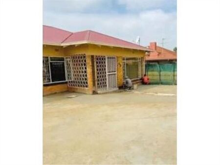 3 Bedroom House in Florentia
