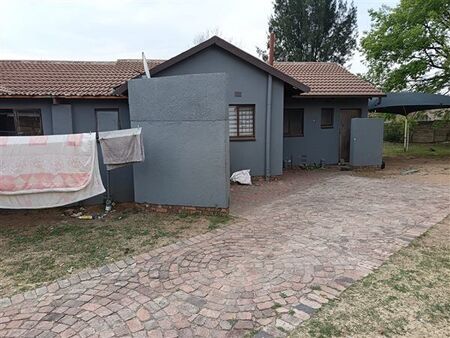 3 Bedroom House in Crystal Park