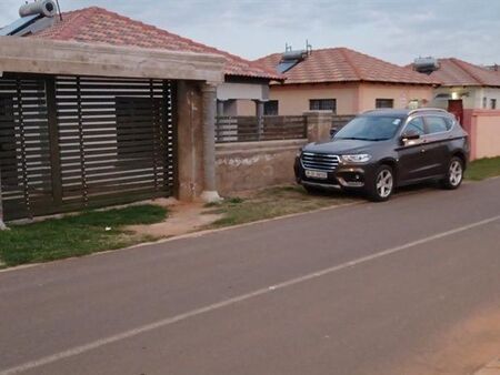 3 Bedroom House in Crystal Park